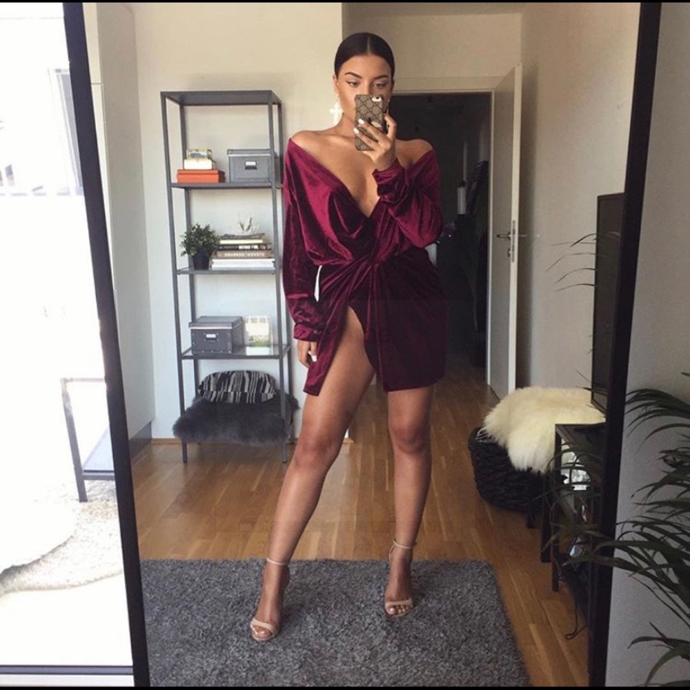 Lioness official velvet dress - Picture 1 of 4